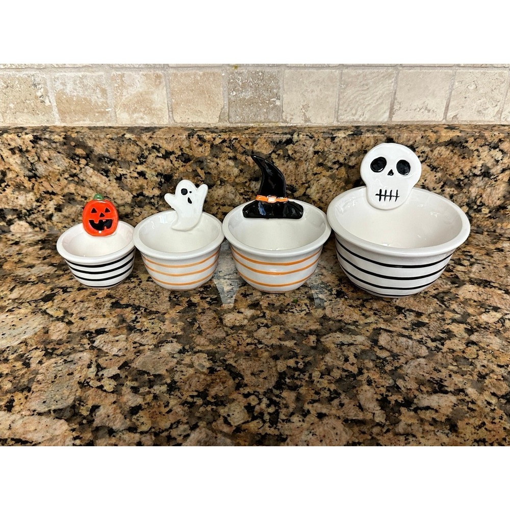 The Bake Shop Halloween Measuring Cups‎